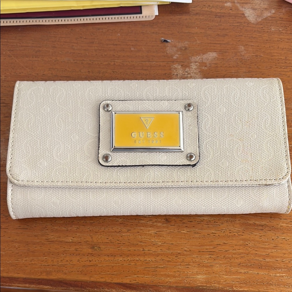 GUESS Cream Wallet